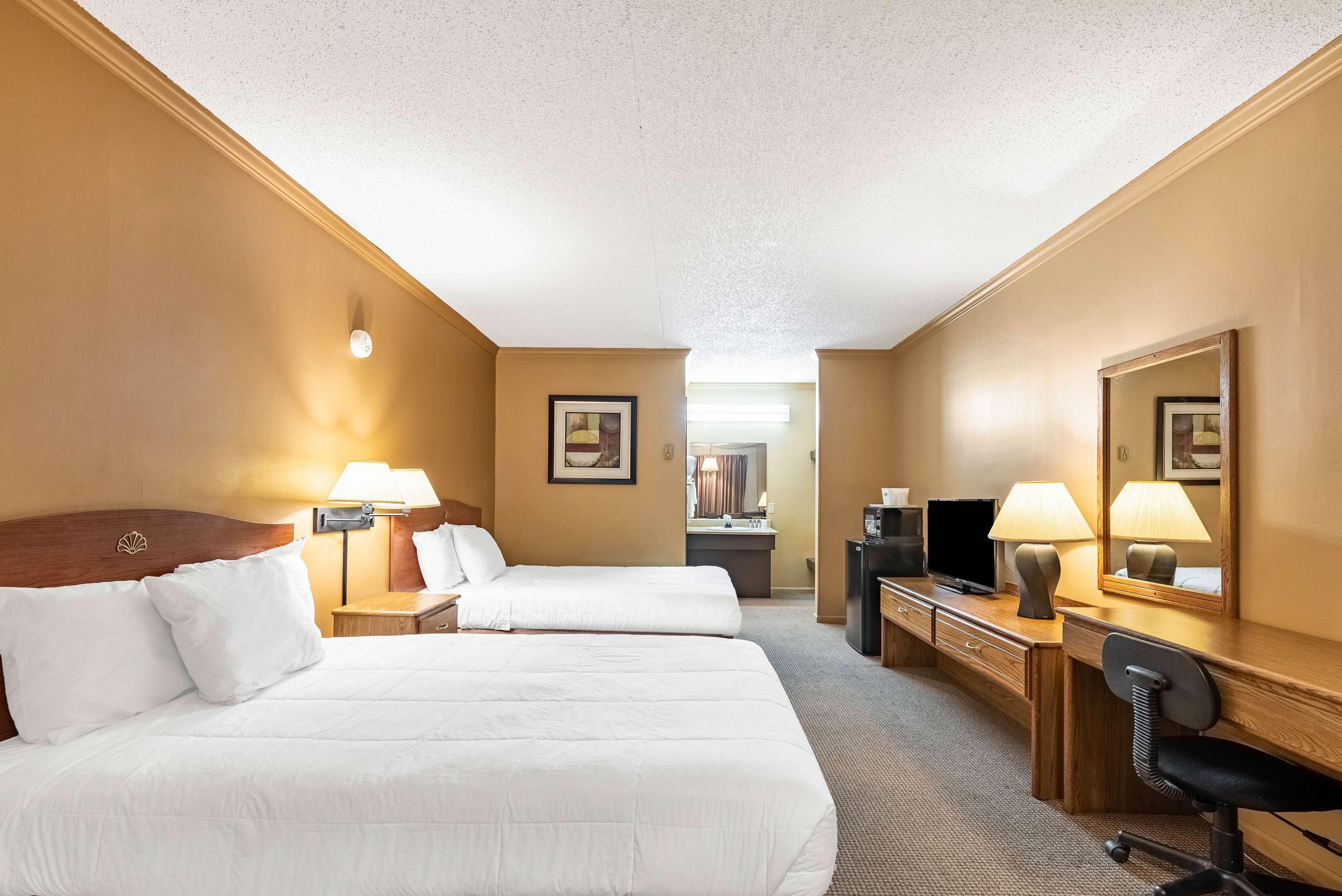 Americas Best Value Inn St. Marys Exterior photo