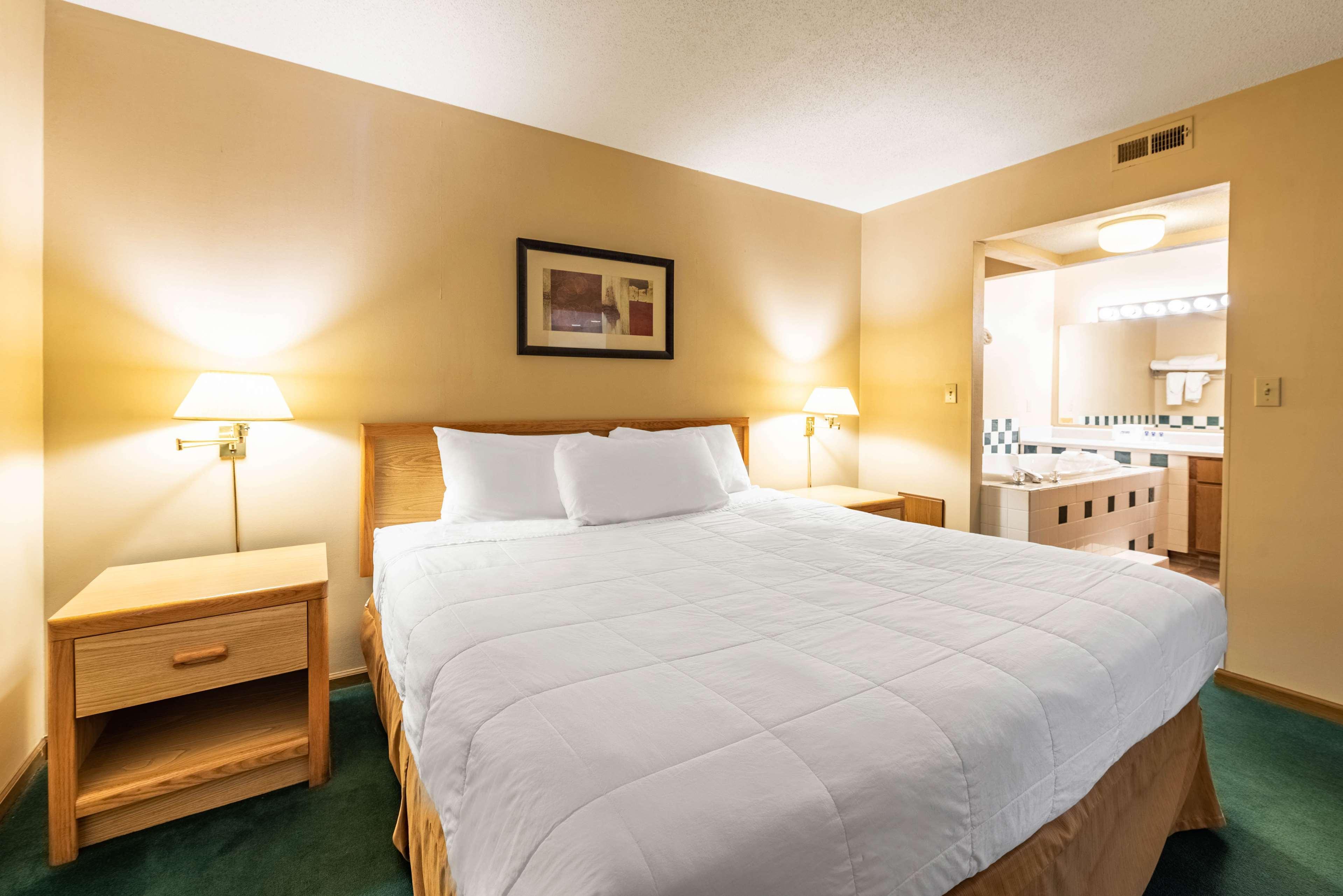 Americas Best Value Inn St. Marys Exterior photo