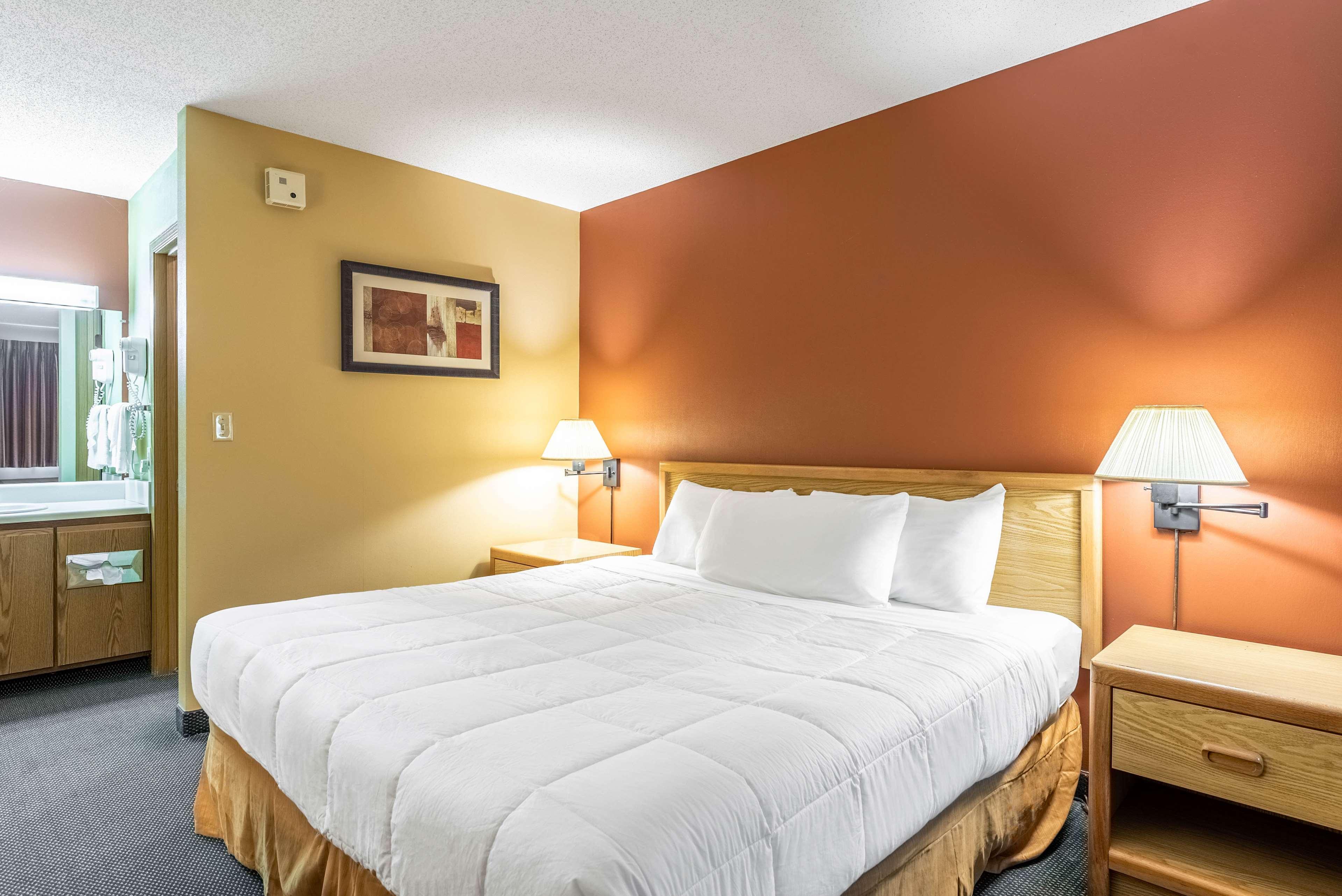 Americas Best Value Inn St. Marys Exterior photo
