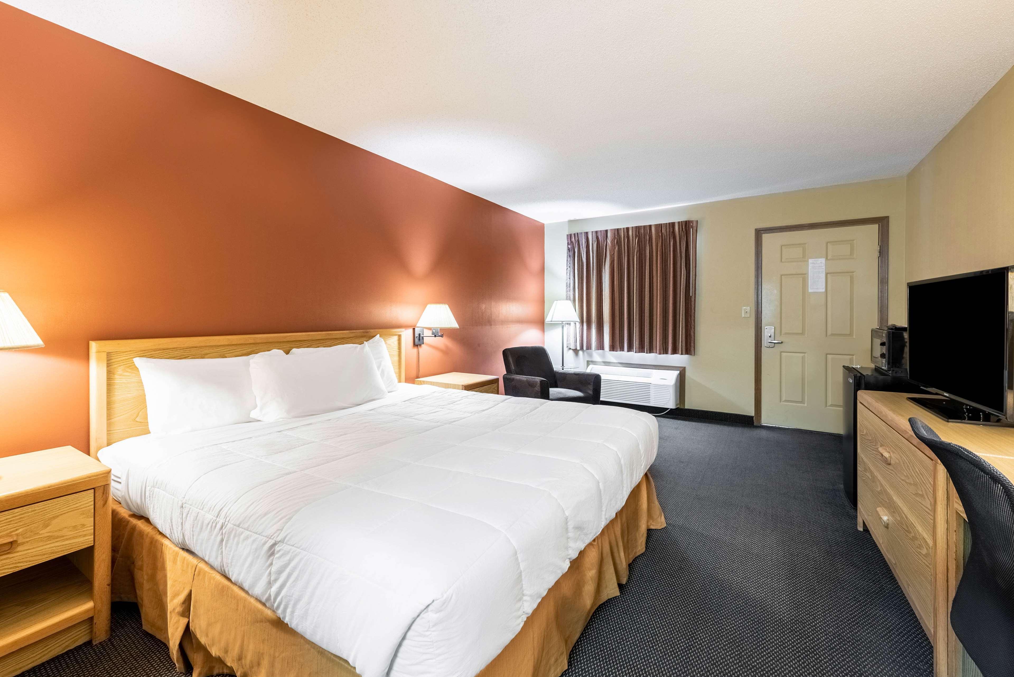 Americas Best Value Inn St. Marys Exterior photo