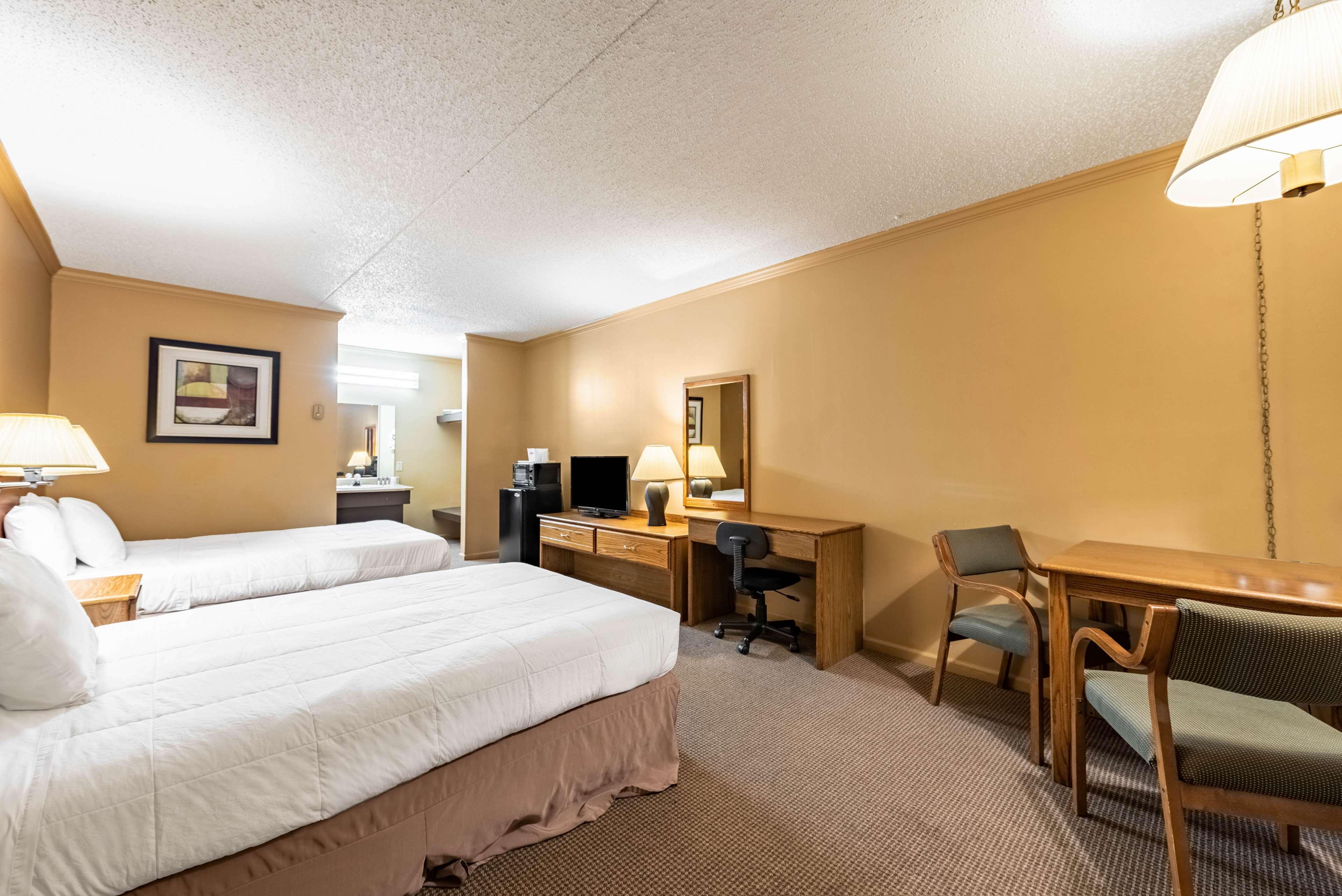 Americas Best Value Inn St. Marys Exterior photo