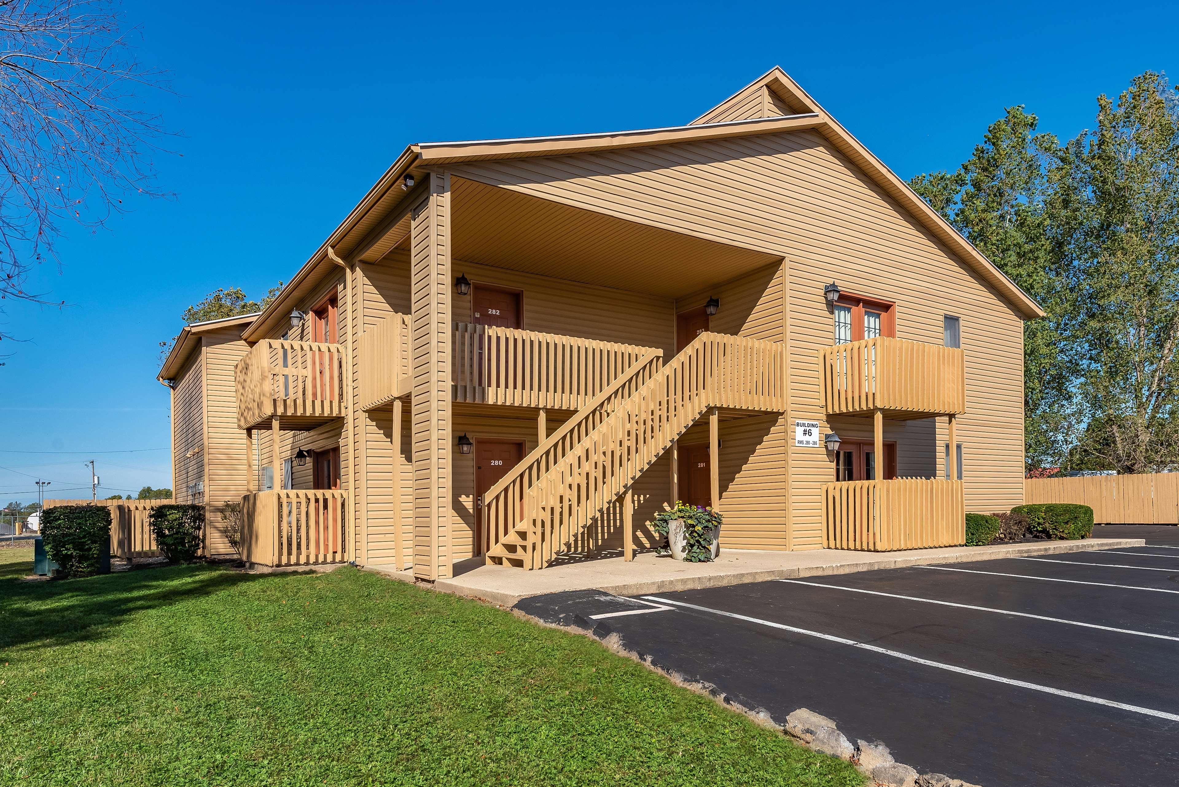 Americas Best Value Inn St. Marys Exterior photo