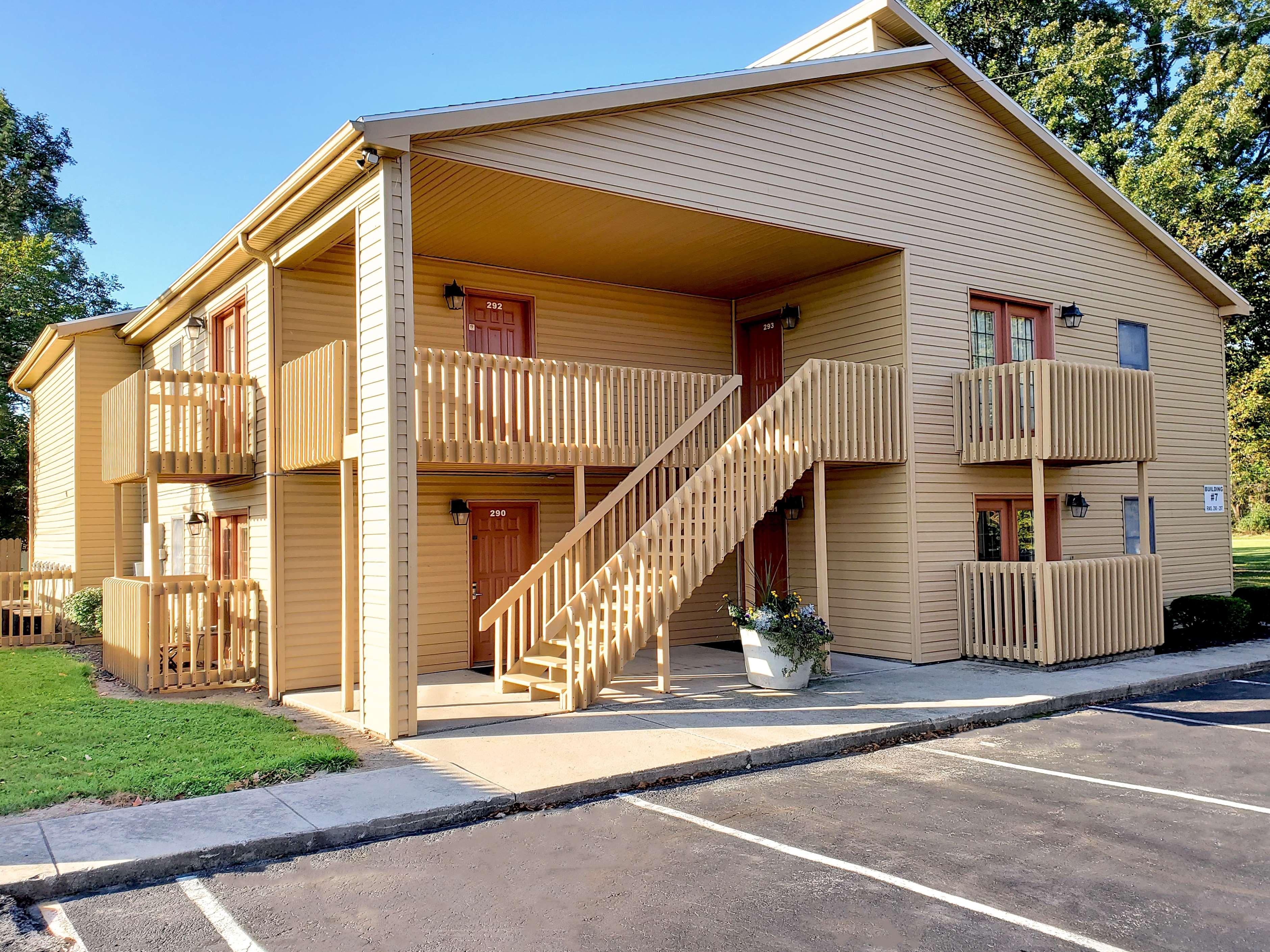 Americas Best Value Inn St. Marys Exterior photo