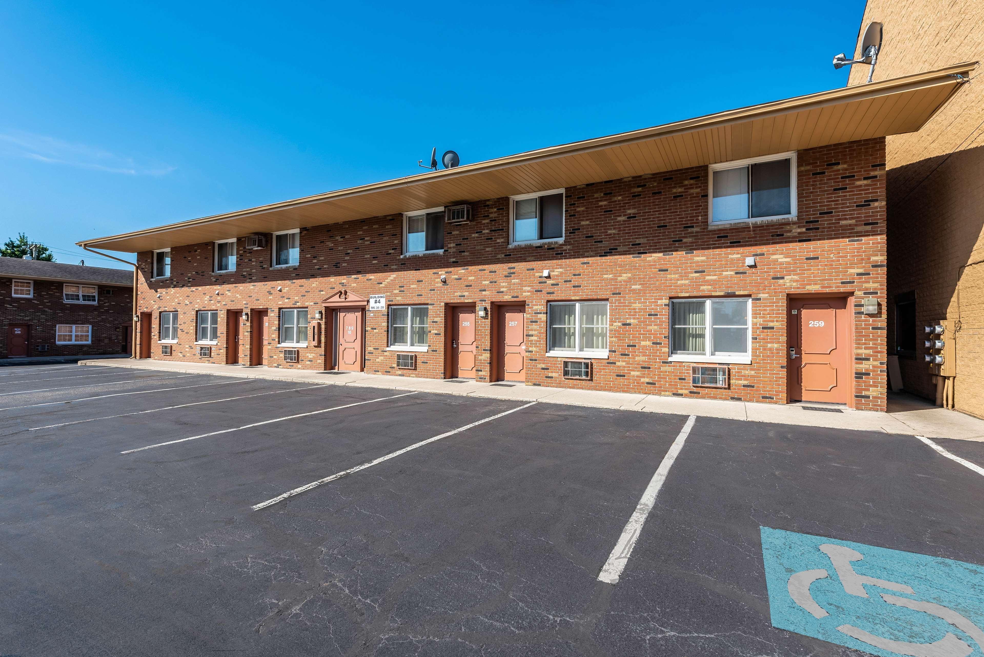 Americas Best Value Inn St. Marys Exterior photo
