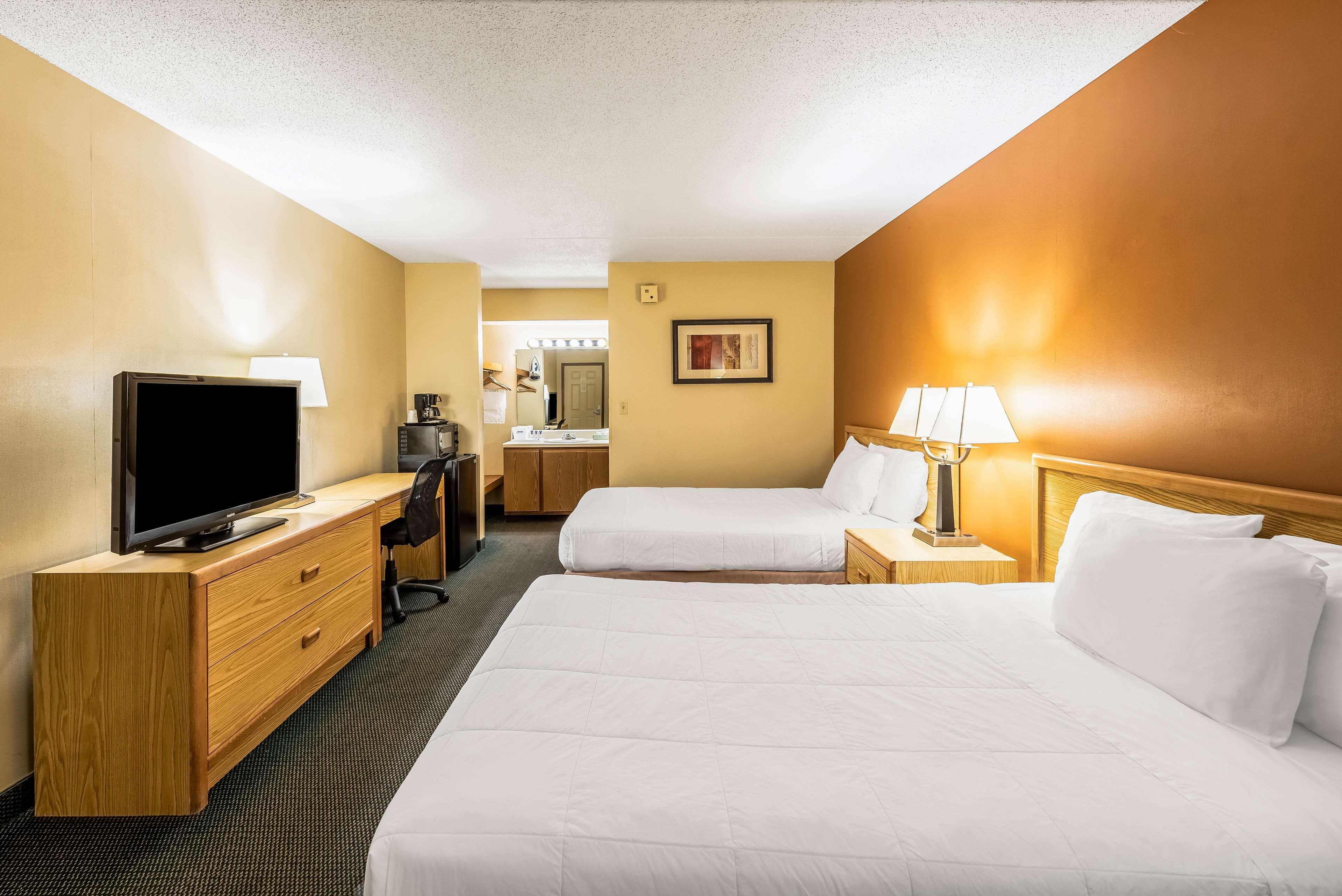 Americas Best Value Inn St. Marys Exterior photo